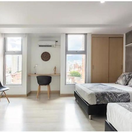 Beautiful & Comfortable Apartment In Laureles Medellín Esterno foto