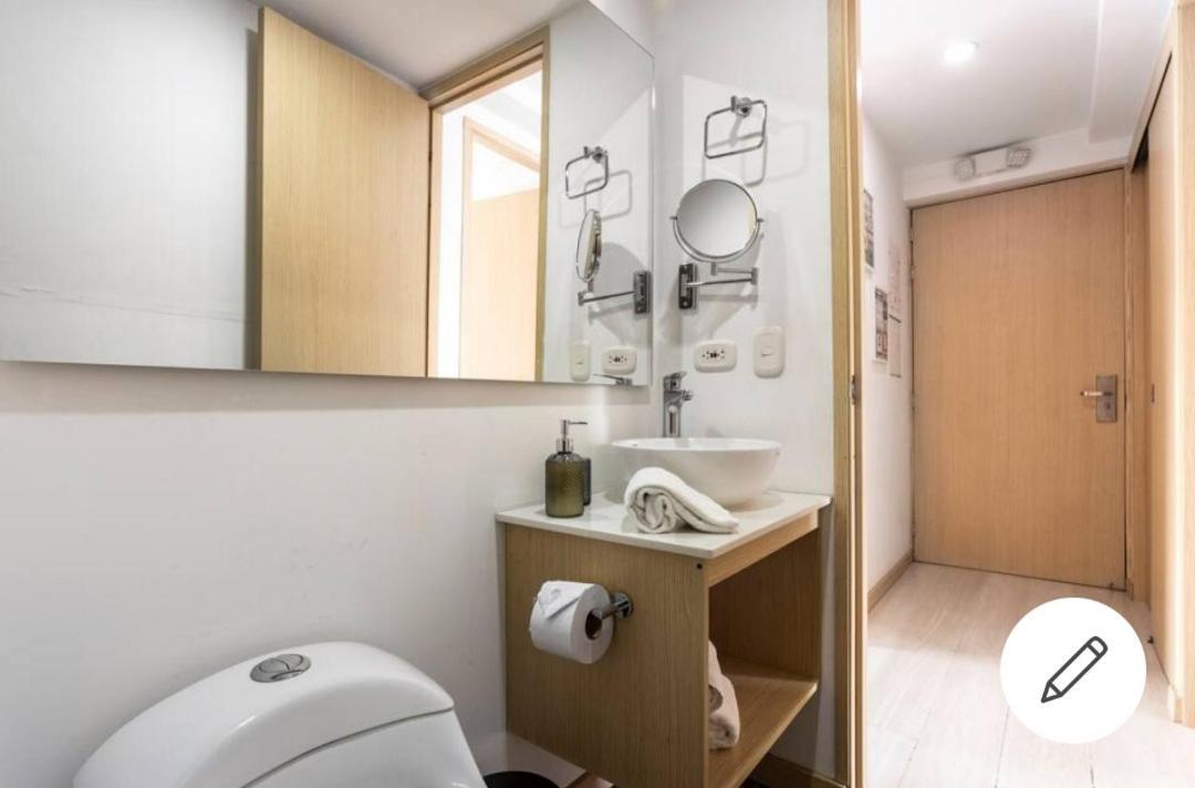 Beautiful & Comfortable Apartment In Laureles Medellín Esterno foto